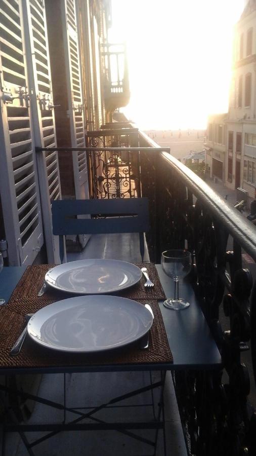 Trouville Centre 2 Pieces Balcon Sur Plage A 30 Metres Appartement Buitenkant foto